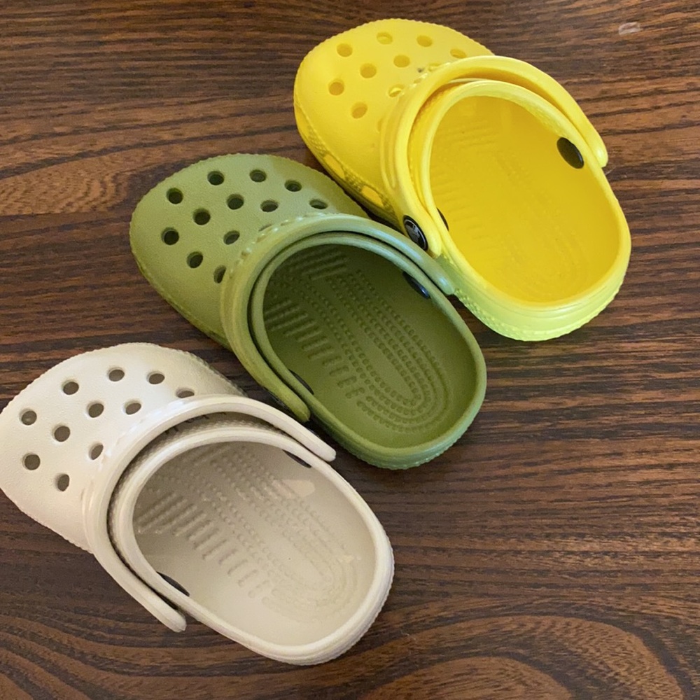 Mini Crocs - Picture 2 of 4